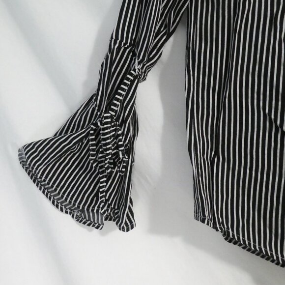 STREETWEAR SOCIETY | medium | Black and White Off The Shoulder Shirt - Picture 6 of 16